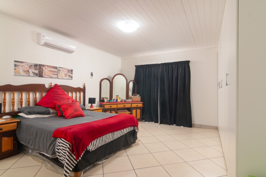 3 Bedroom Property for Sale in Laaiplek Western Cape